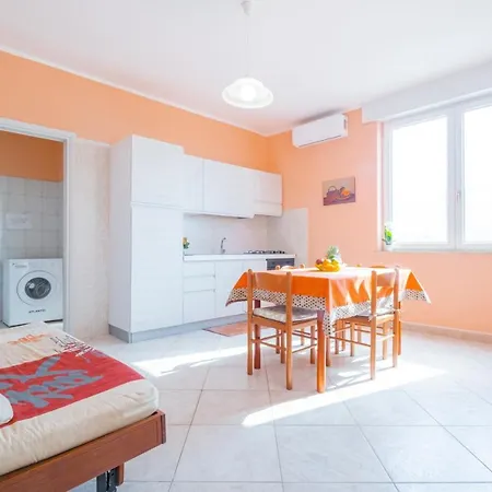 Lusia Con Piscina Privata A Pescoluse Apartment